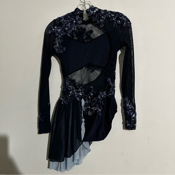 Elegant Navy Blue Floral Dance Costume. Size AS. Flower embellishments. - Picture 2 of 9